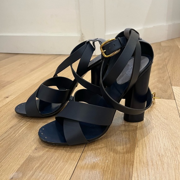 ✨Gucci Leather Heels✨ - Picture 1 of 16